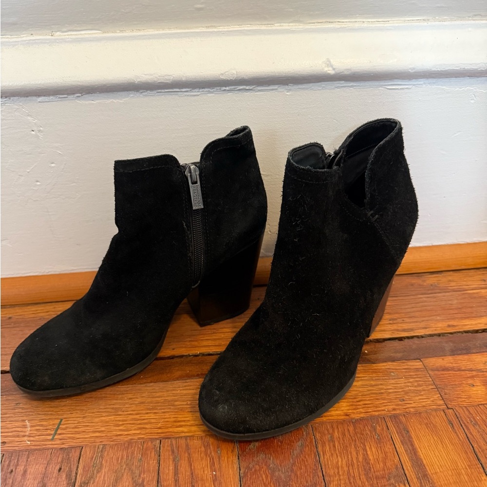 Kenneth Cole Reaction Black Ankle Booties